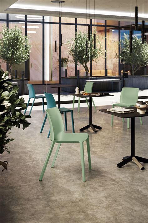 ador lounge